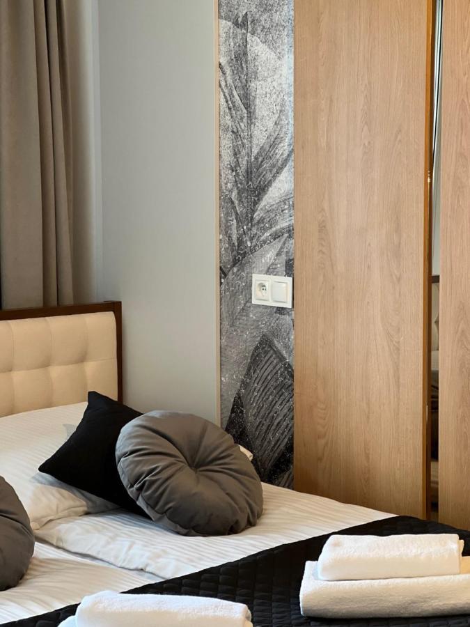 Family & Business Elegant Apartments Ul Lotnicza Centrum Galeria Korona - 1 Bedroom, Terrace, Air Conditioning, Garage - New! Kielce Ngoại thất bức ảnh