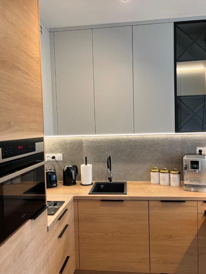 Family & Business Elegant Apartments Ul Lotnicza Centrum Galeria Korona - 1 Bedroom, Terrace, Air Conditioning, Garage - New! Kielce Ngoại thất bức ảnh