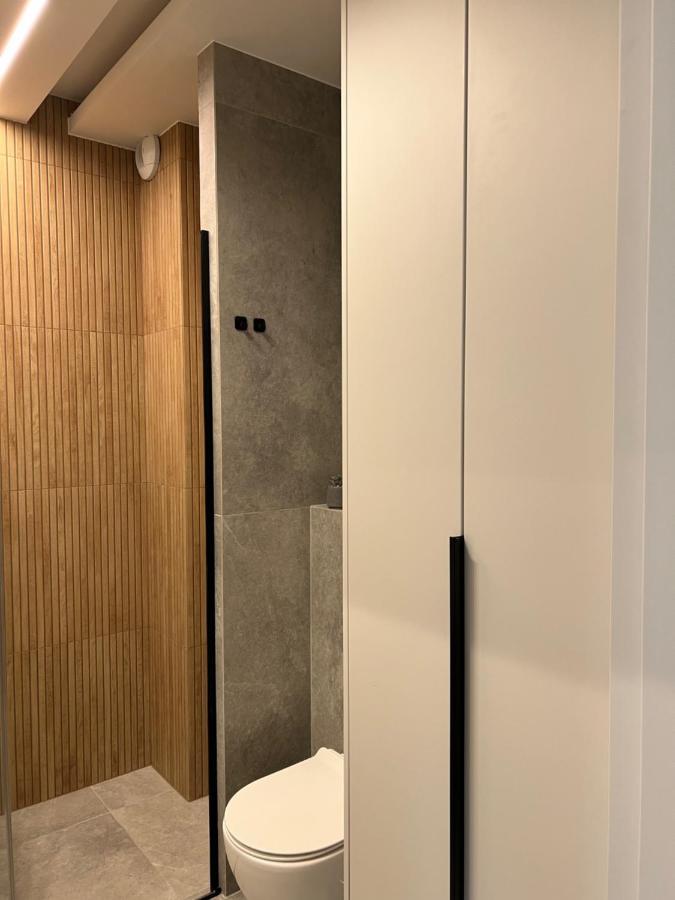 Family & Business Elegant Apartments Ul Lotnicza Centrum Galeria Korona - 1 Bedroom, Terrace, Air Conditioning, Garage - New! Kielce Ngoại thất bức ảnh