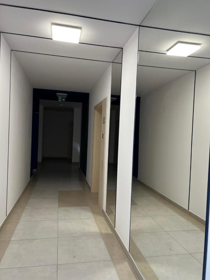 Family & Business Elegant Apartments Ul Lotnicza Centrum Galeria Korona - 1 Bedroom, Terrace, Air Conditioning, Garage - New! Kielce Ngoại thất bức ảnh